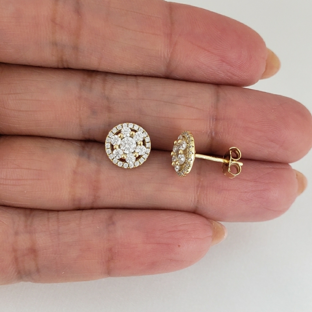 14K Gold Round Diamond Stud Earrings